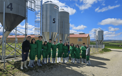 Visita de alumnos de la Escuela de Capacitación Agraria a Agrocorte