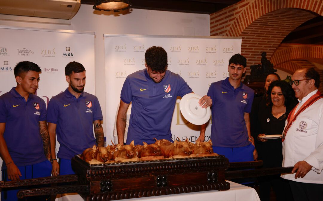 El Atleti cumple con la tradición y brinda por una exitosa temporada en José María